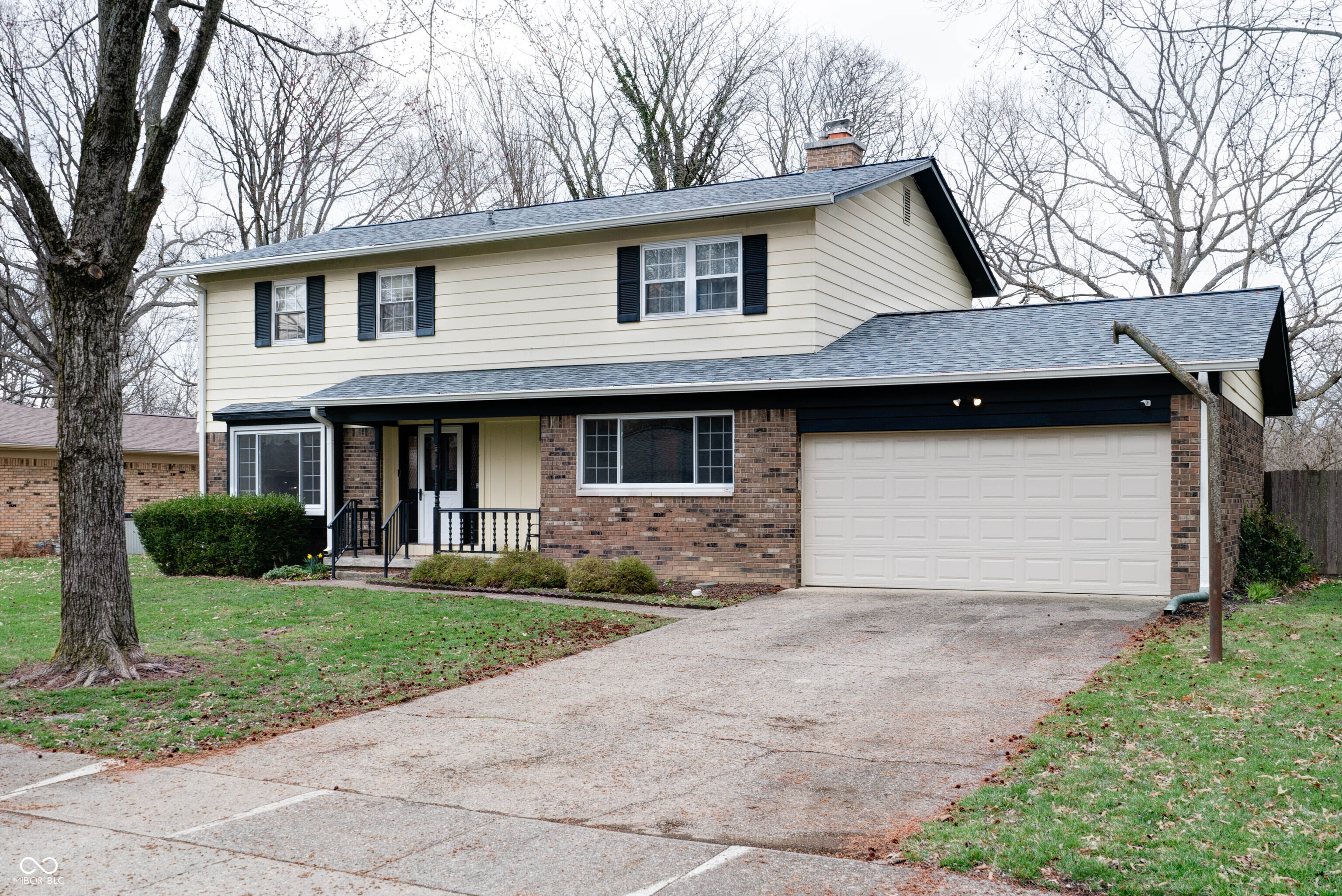 8151 Taunton Road Indianapolis, IN 46260 - Photo 1 of 37 Gallery Image 1