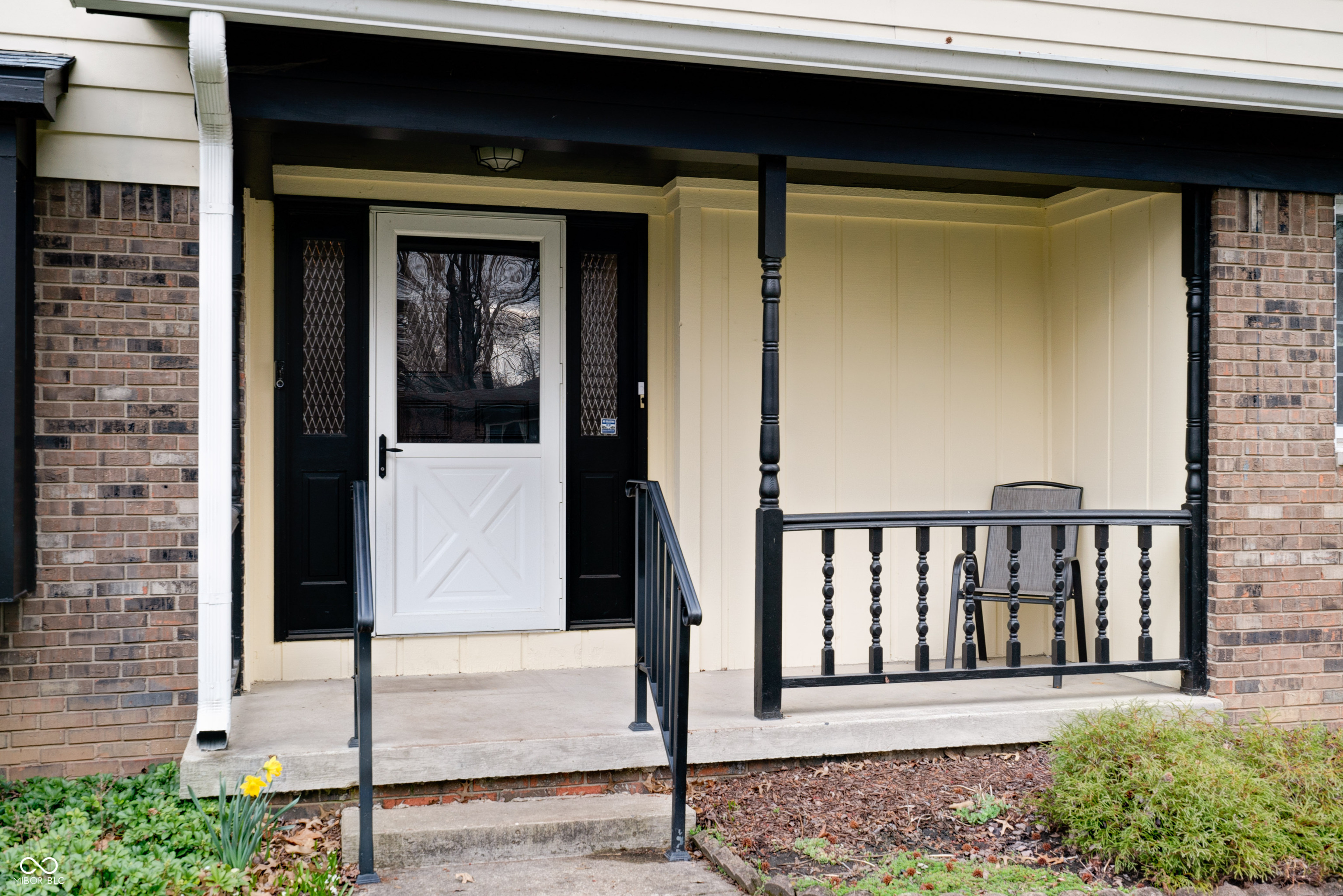 8151 Taunton Road Indianapolis, IN 46260 - Photo 2 of 37 Gallery Image 2