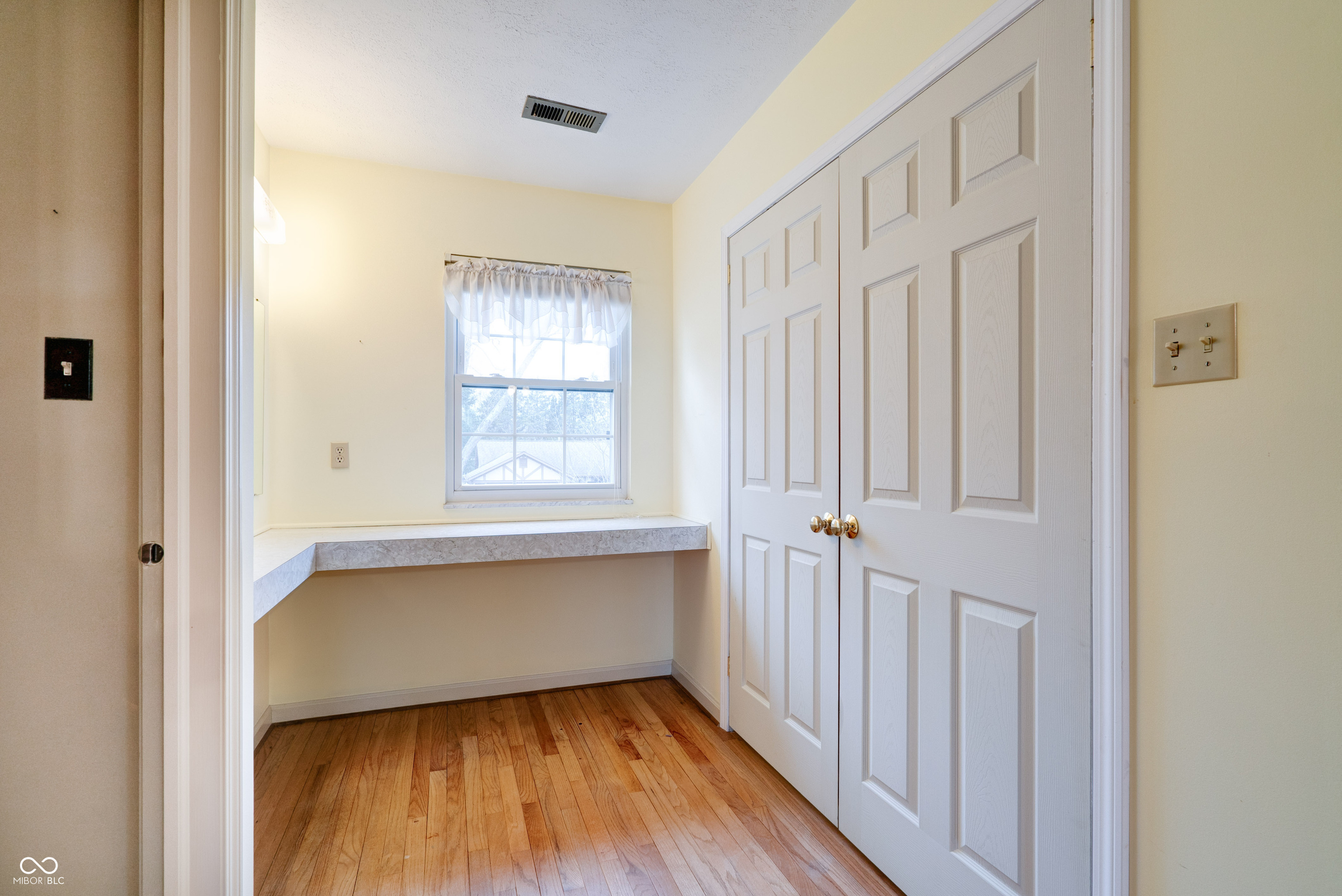 8151 Taunton Road Indianapolis, IN 46260 - Photo 26 of 37 Gallery Image 26