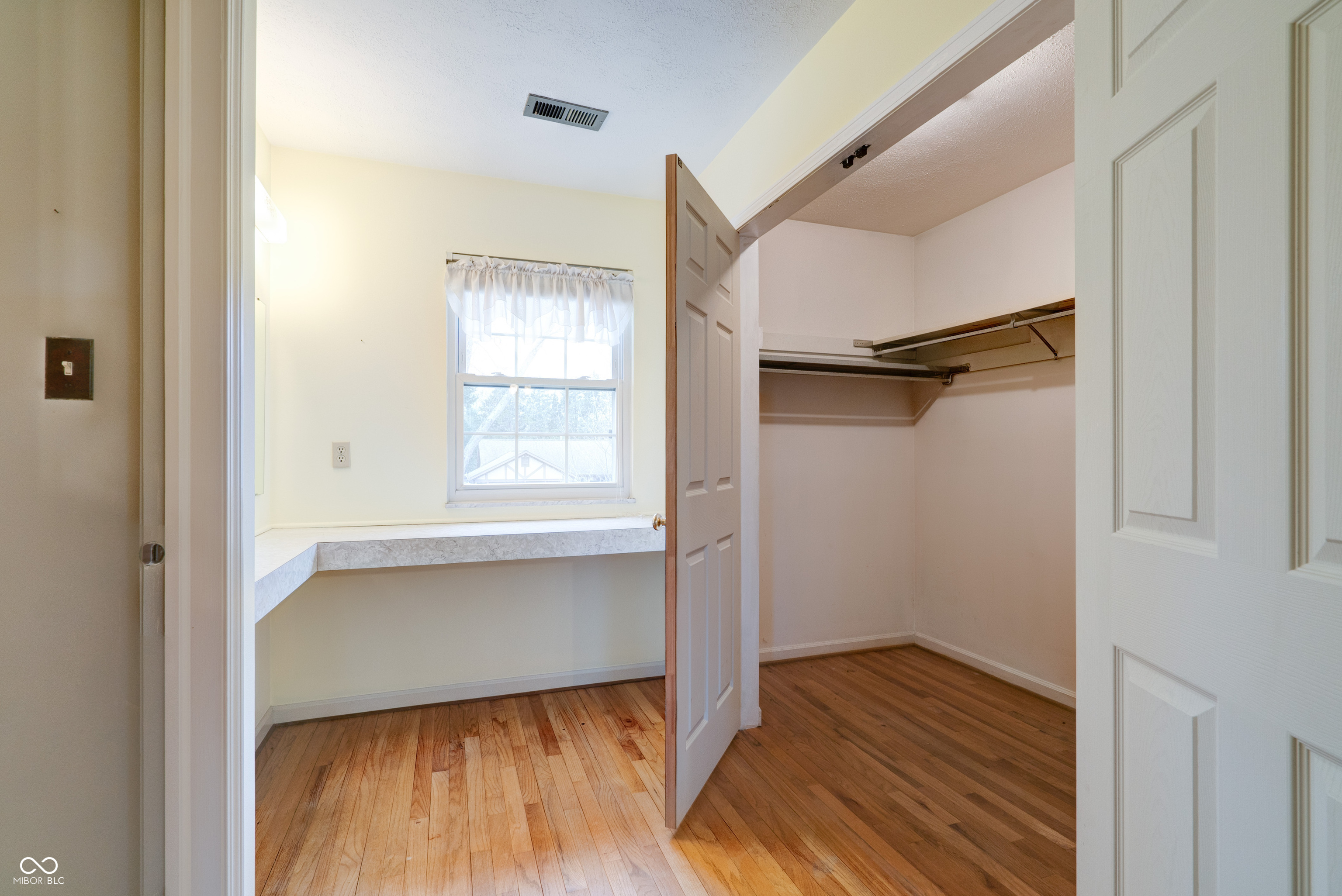 8151 Taunton Road Indianapolis, IN 46260 - Photo 27 of 37 Gallery Image 27