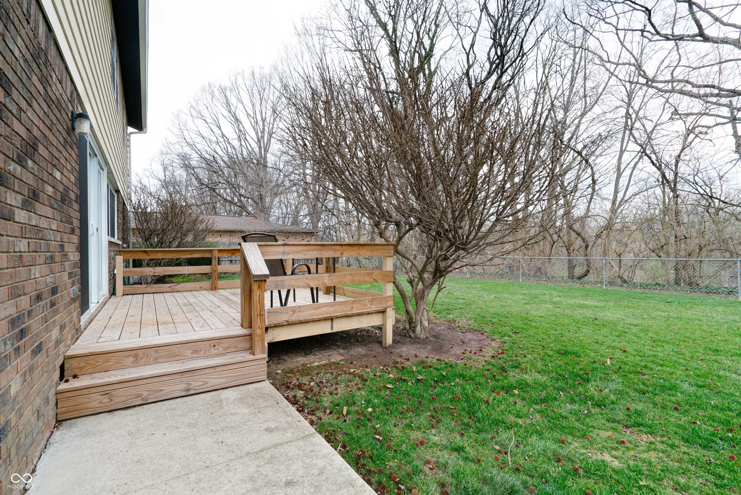 8151 Taunton Road Indianapolis, IN 46260 - Photo 34 of 37 Gallery Image 34