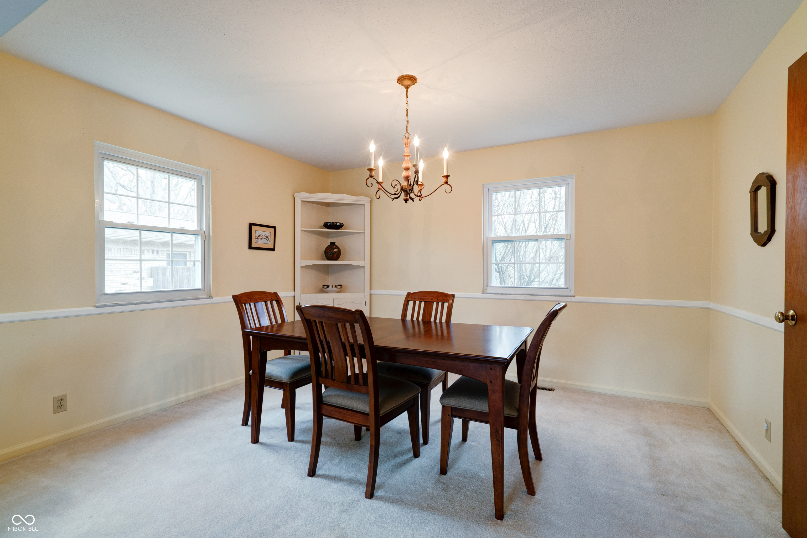 8151 Taunton Road Indianapolis, IN 46260 - Photo 5 of 37 Gallery Image 5