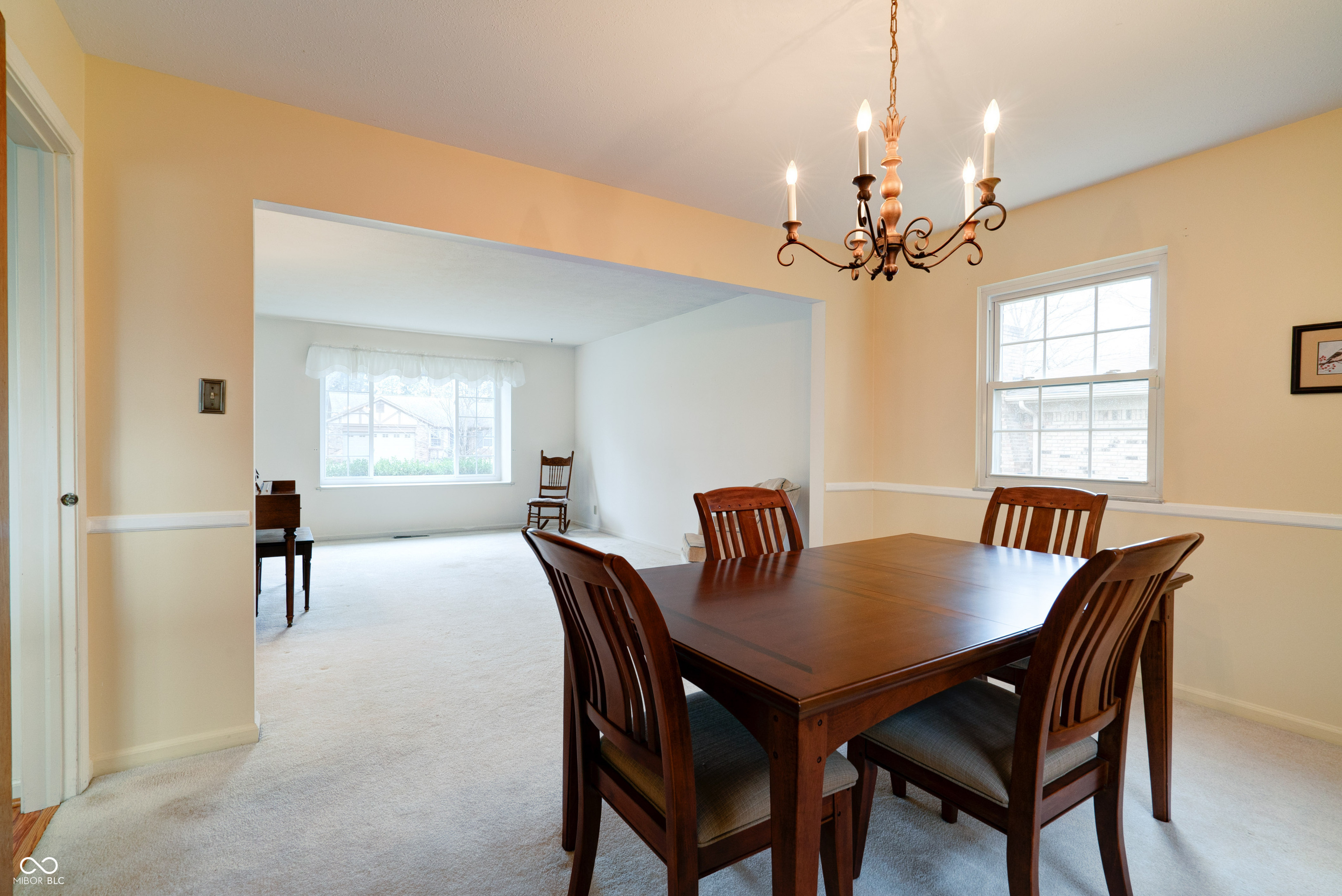 8151 Taunton Road Indianapolis, IN 46260 - Photo 6 of 37 Gallery Image 6