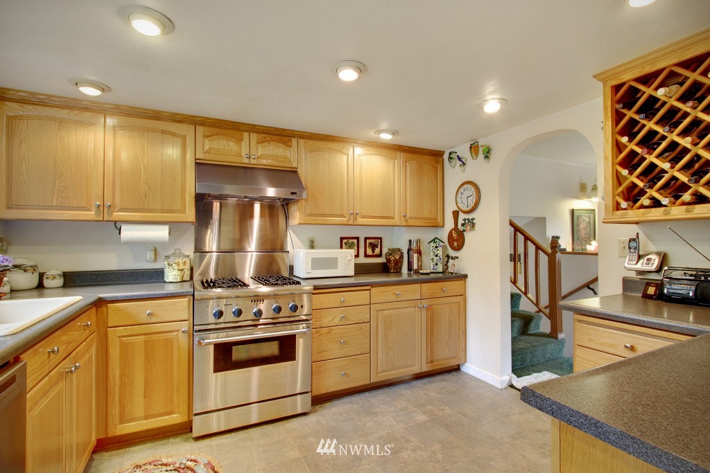 14529 166th Place Southeast Renton, WA 98059 - Photo 5 of 15