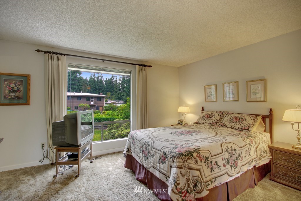 14529 166th Place Southeast Renton, WA 98059 - Photo 9 of 15