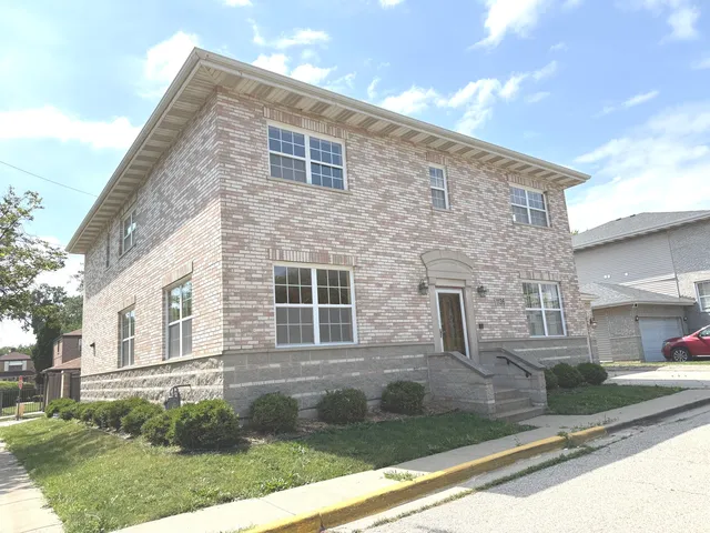 $419,900 | 1136 Park Place, Bellwood, IL 60104