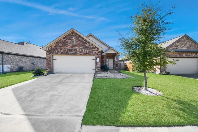 $250,000 | 2335 Spring Hollow Drive, Baytown, TX 77521