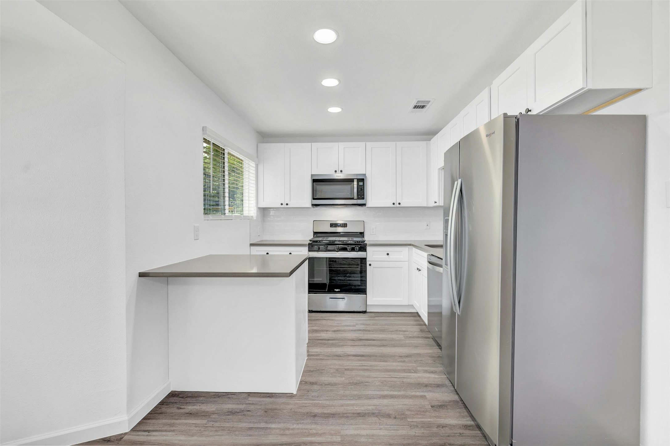 6506 King George Drive Austin, TX 78745 - Photo 8 of 21