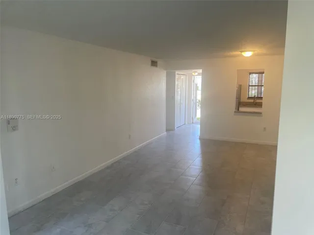 $1,450 | 8500 Sunrise Lakes Boulevard, Unit 106, Sunrise, FL 33322