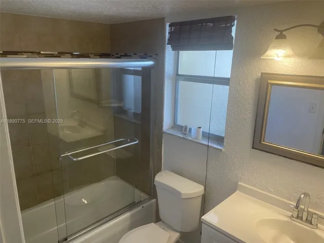 $1,450 | 8500 Sunrise Lakes Boulevard, Unit 106, Sunrise, FL 33322