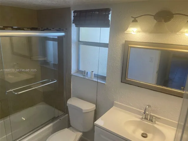 $1,450 | 8500 Sunrise Lakes Boulevard, Unit 106, Sunrise, FL 33322