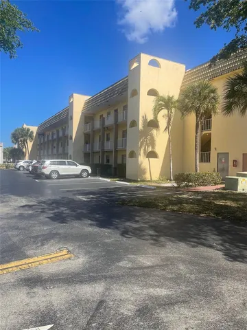 $1,450 | 8500 Sunrise Lakes Boulevard, Unit 106, Sunrise, FL 33322