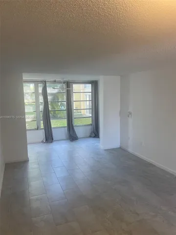 $1,450 | 8500 Sunrise Lakes Boulevard, Unit 106, Sunrise, FL 33322