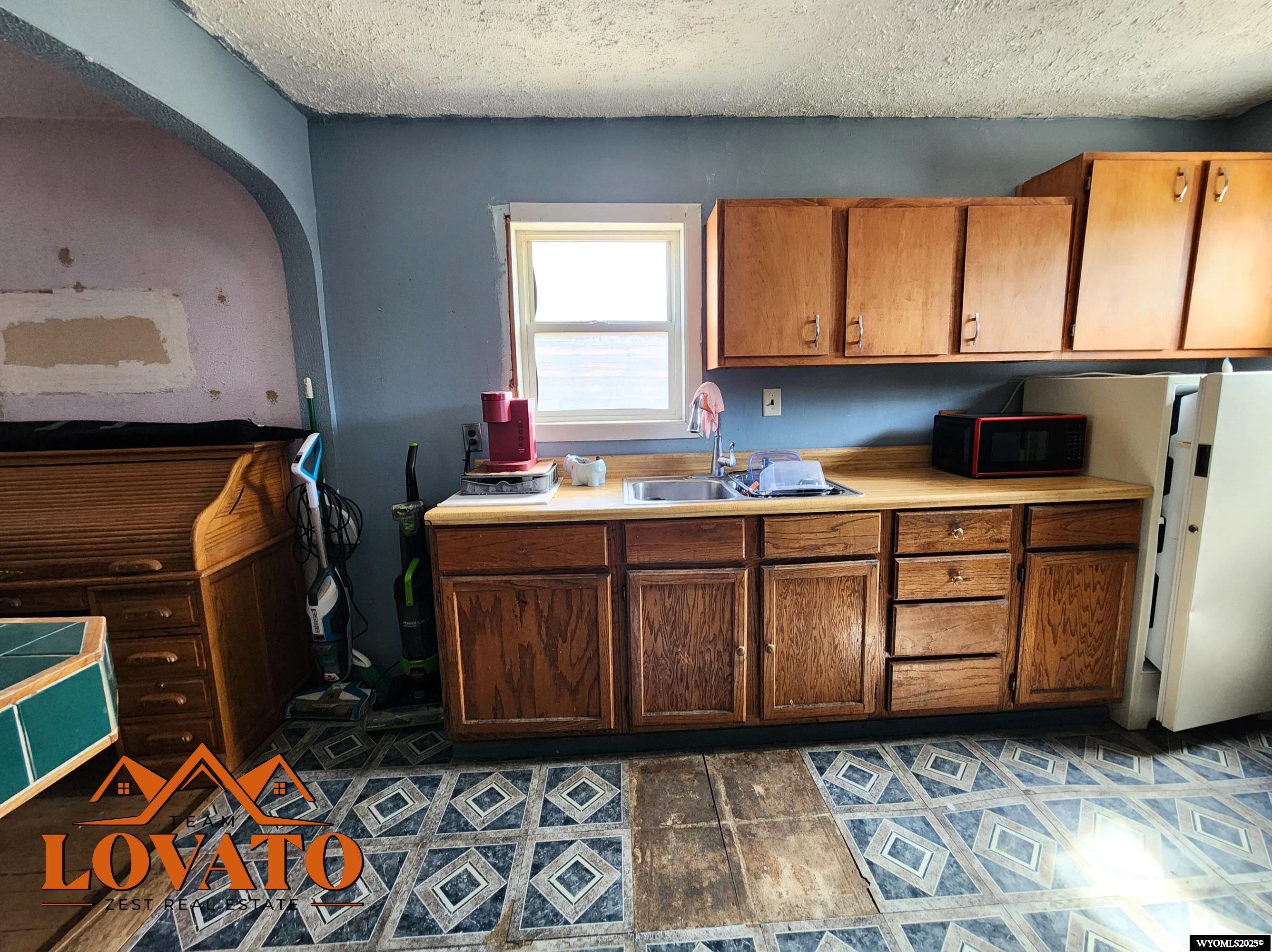 737 West 12th Street Casper, WY 82601 - Photo 7 of 16