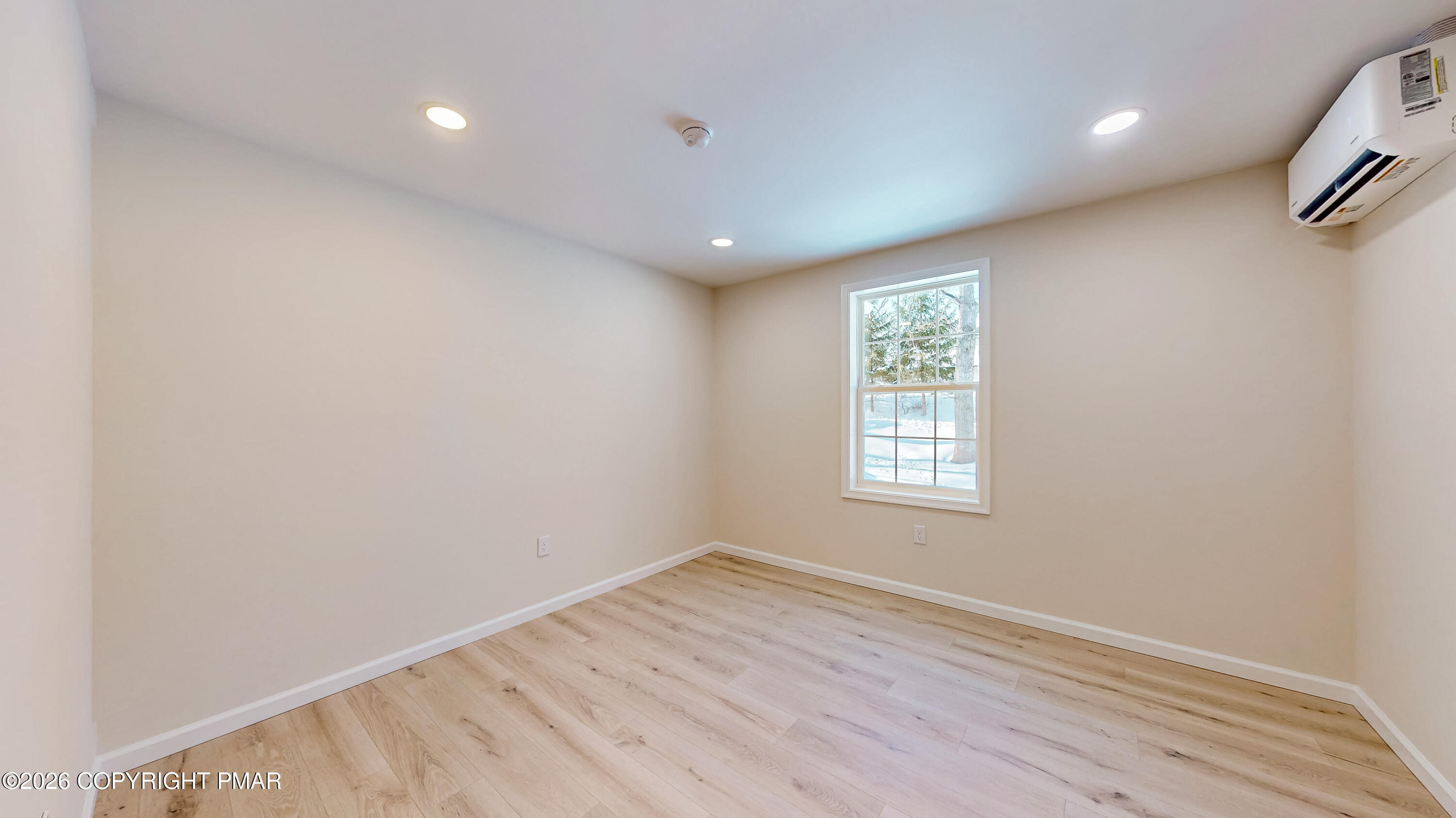 515 Hummingbird Court Bushkill, PA 18324 - Photo 17 of 28 515-Hummingbird-Ct-02242026_195119
