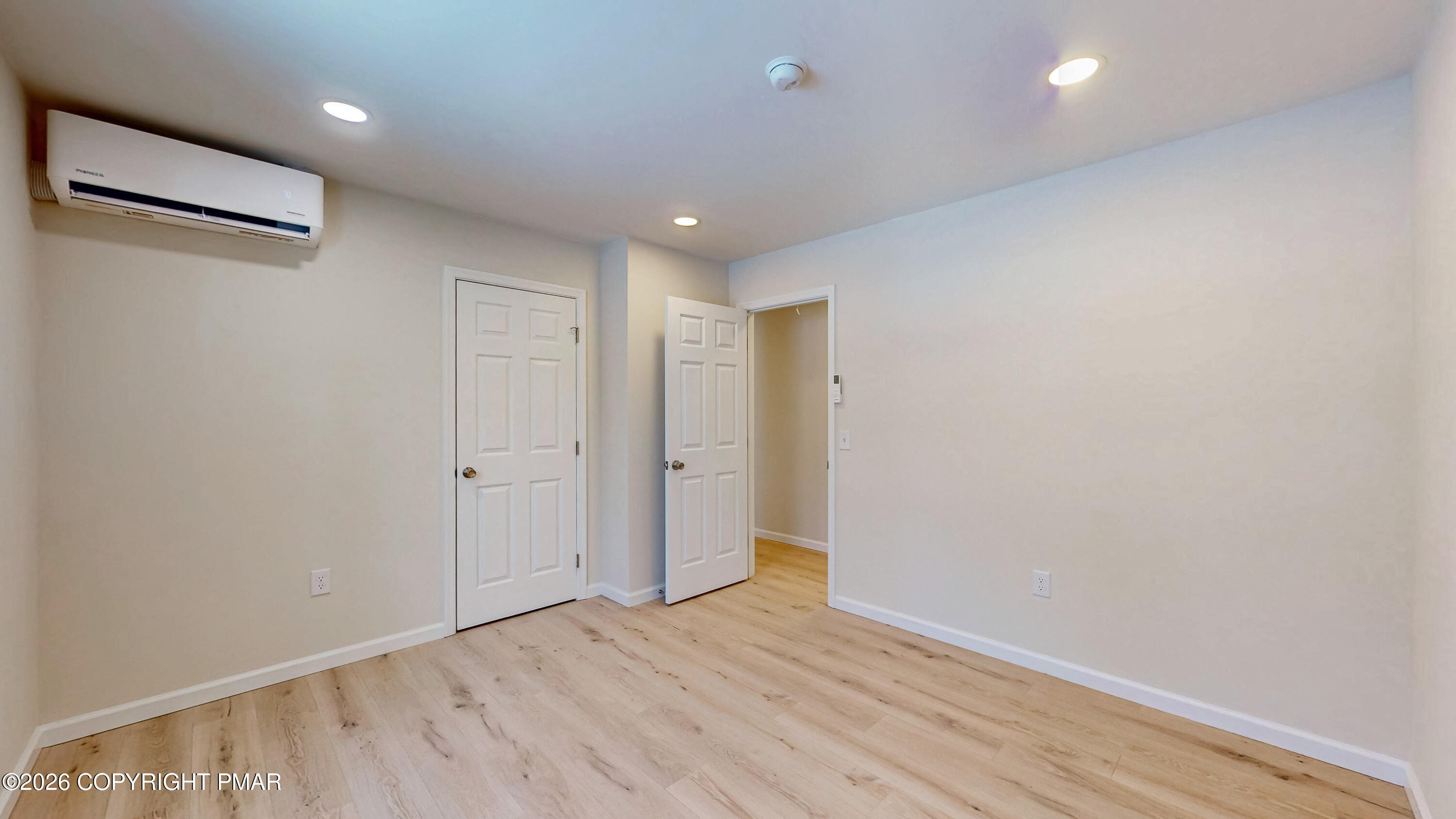515 Hummingbird Court Bushkill, PA 18324 - Photo 18 of 28 515-Hummingbird-Ct-02242026_195135