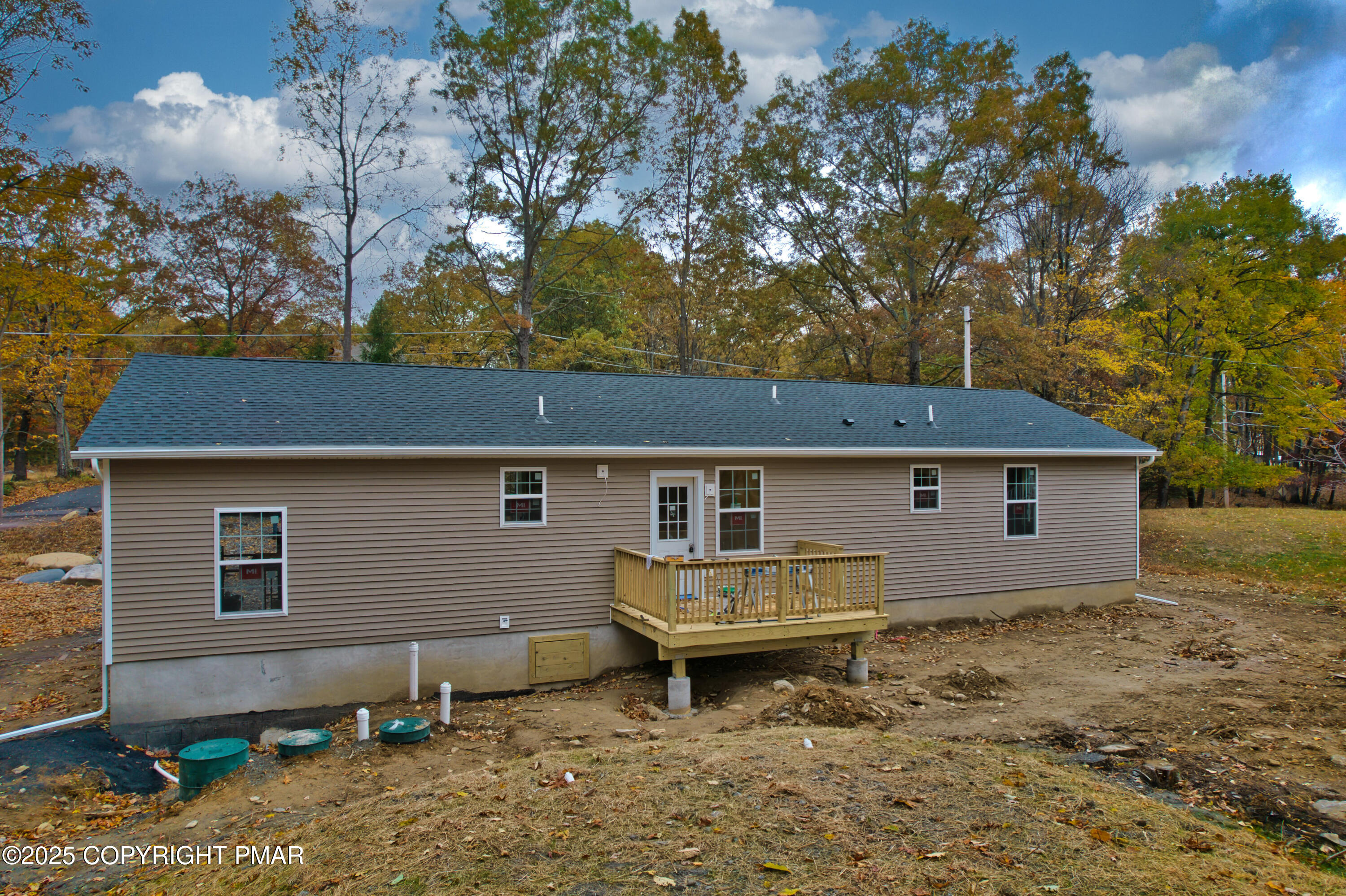515 Hummingbird Court Bushkill, PA 18324 - Photo 28 of 28 Outside-3