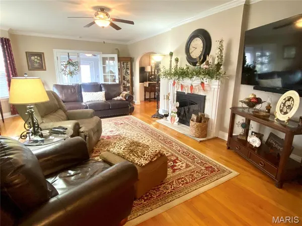 $222,500 | 504 East Cypress Street, Charleston, MO 63834
