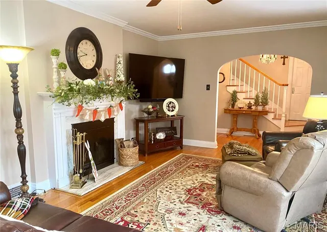 $229,900 | 504 East Cypress Street, Charleston, MO 63834