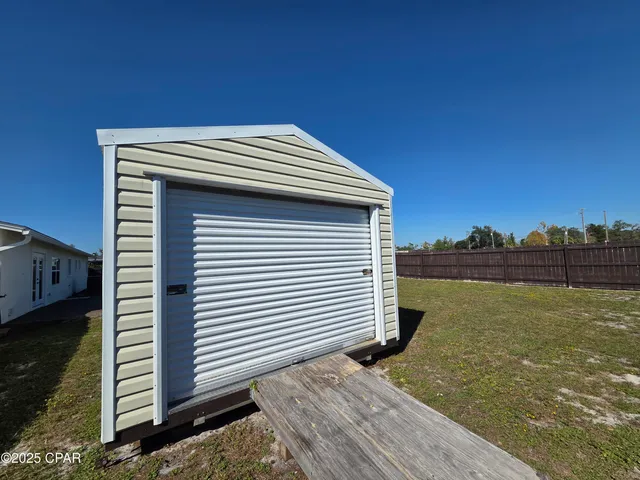 $2,200 | 5253 Collins Drive, Panama City, FL 32404