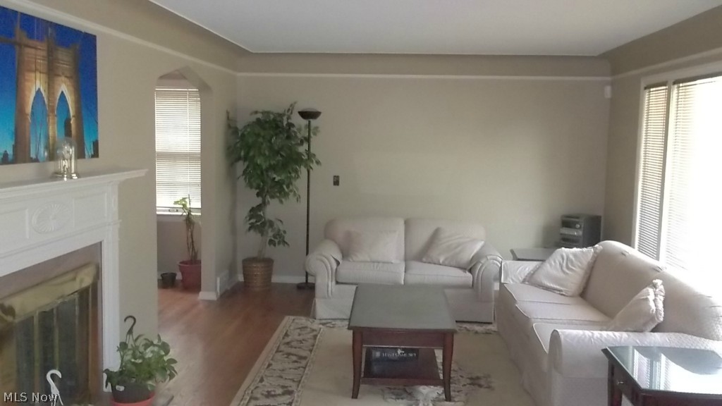 4401 Baintree Road University Heights, OH 44118 - Photo 4 of 25