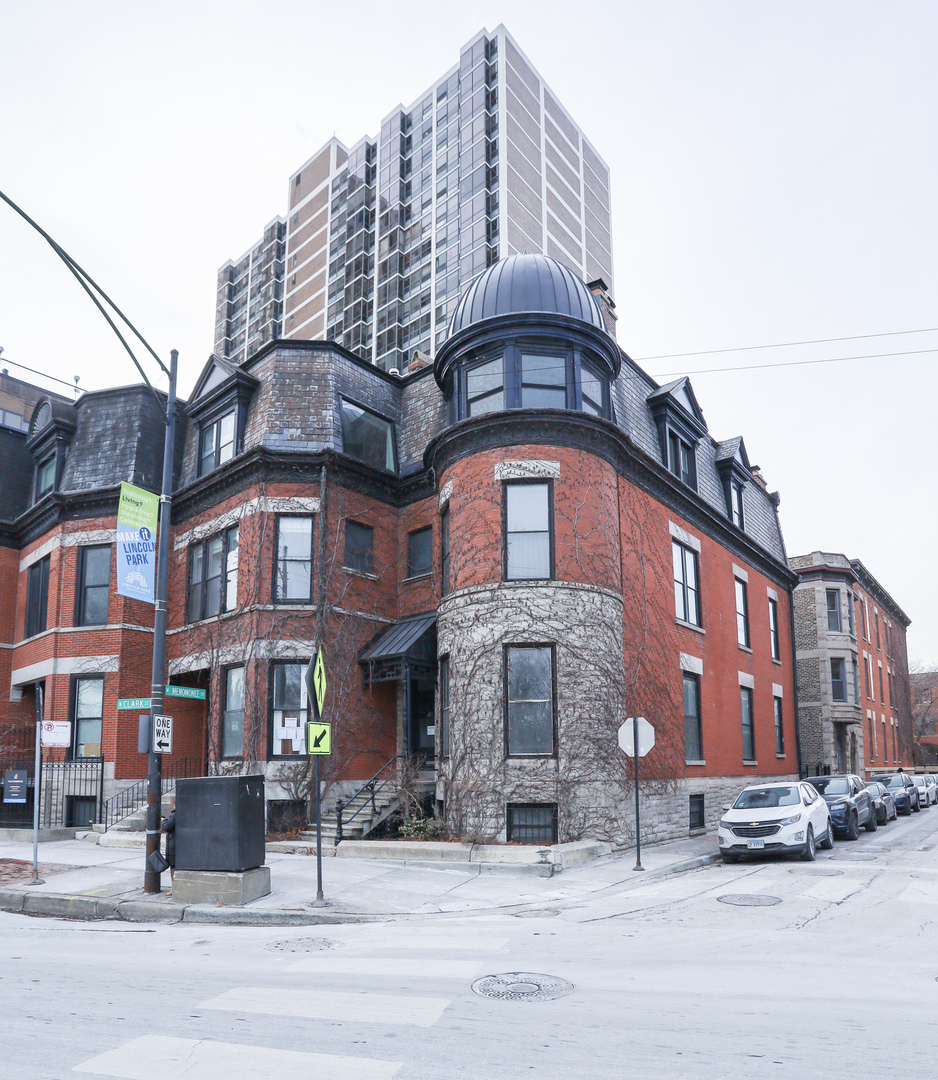1764 North Clark Street, Unit 3 Chicago, IL 60614 - Photo 1 of 7 a front view of a building
