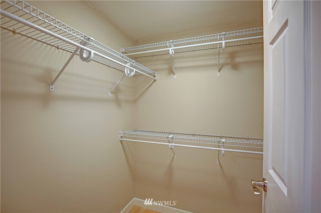 609 213th Street Southwest Bothell, WA 98021 - Photo 21 of 31 a view of a room