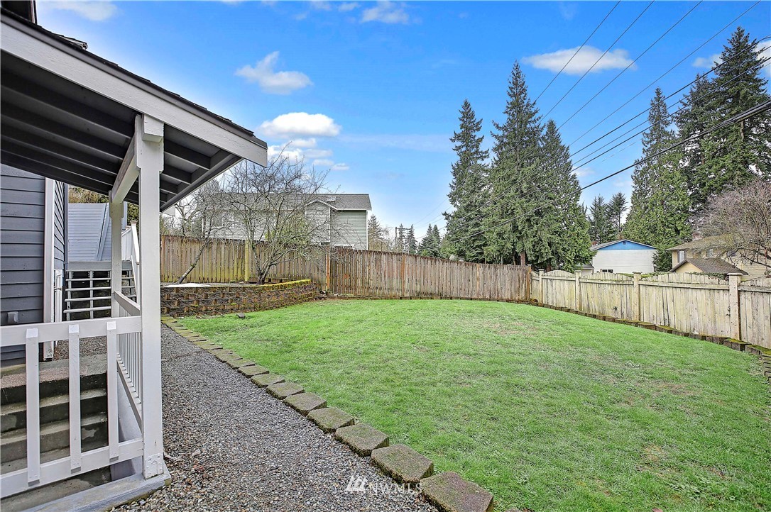 609 213th Street Southwest Bothell, WA 98021 - Photo 29 of 31 a view of a backyard with plants