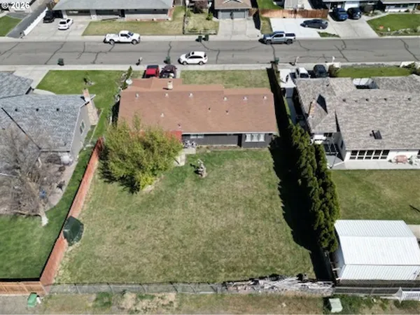 $345,000 | 825 West Division Avenue, Hermiston, OR 97838