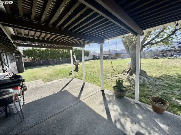 $345,000 | 825 West Division Avenue, Hermiston, OR 97838