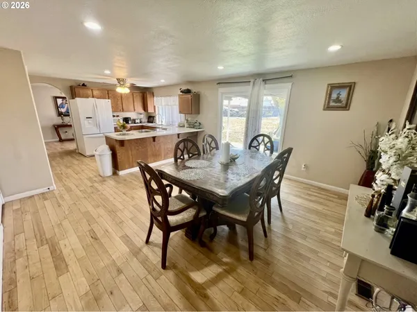 $345,000 | 825 West Division Avenue, Hermiston, OR 97838