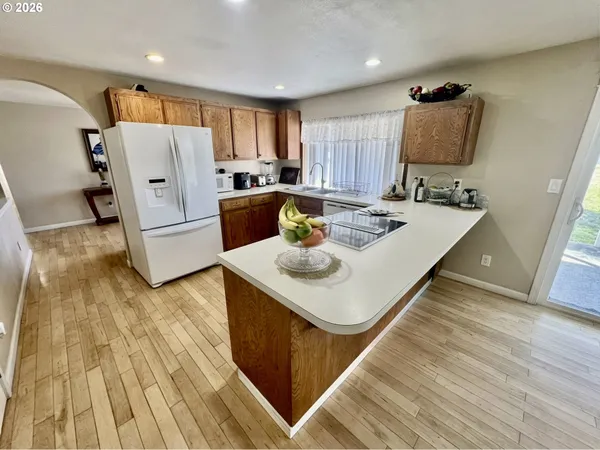 $345,000 | 825 West Division Avenue, Hermiston, OR 97838