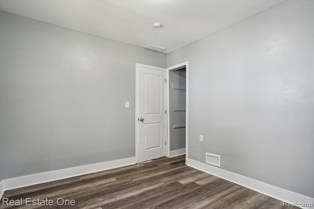 22750 Wick Road Taylor, MI 48180 - Photo 23 of 26