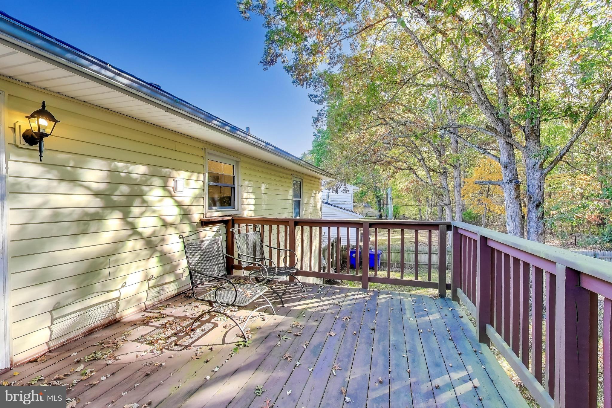 119 Jefferson Road Waldorf, MD 20602 - Photo 21 of 44 a view of balcony with wooden floor and fence