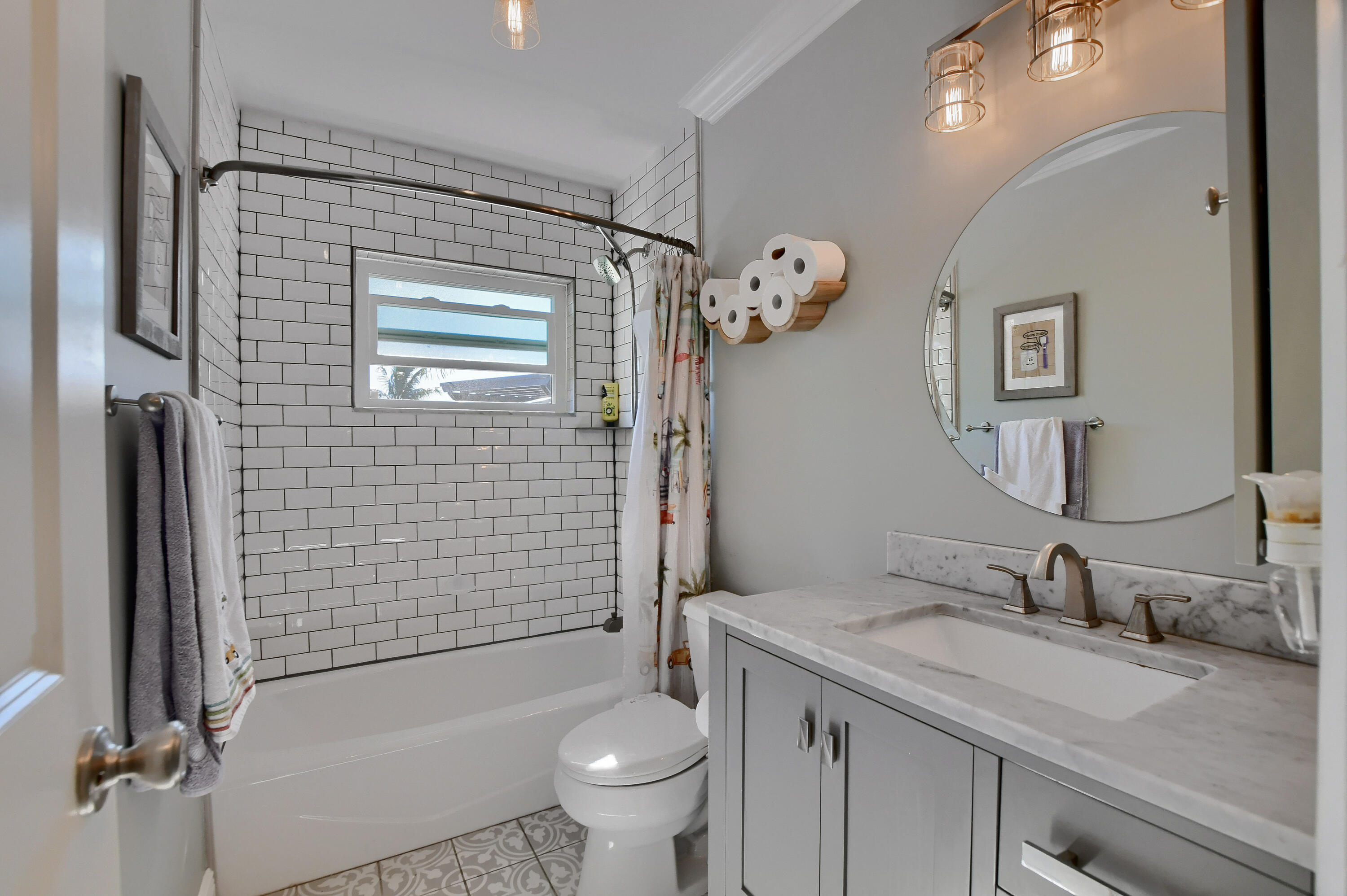 11090 Delta Circle Boca Raton, FL 33428 - Photo 30 of 56 Guest bathroom