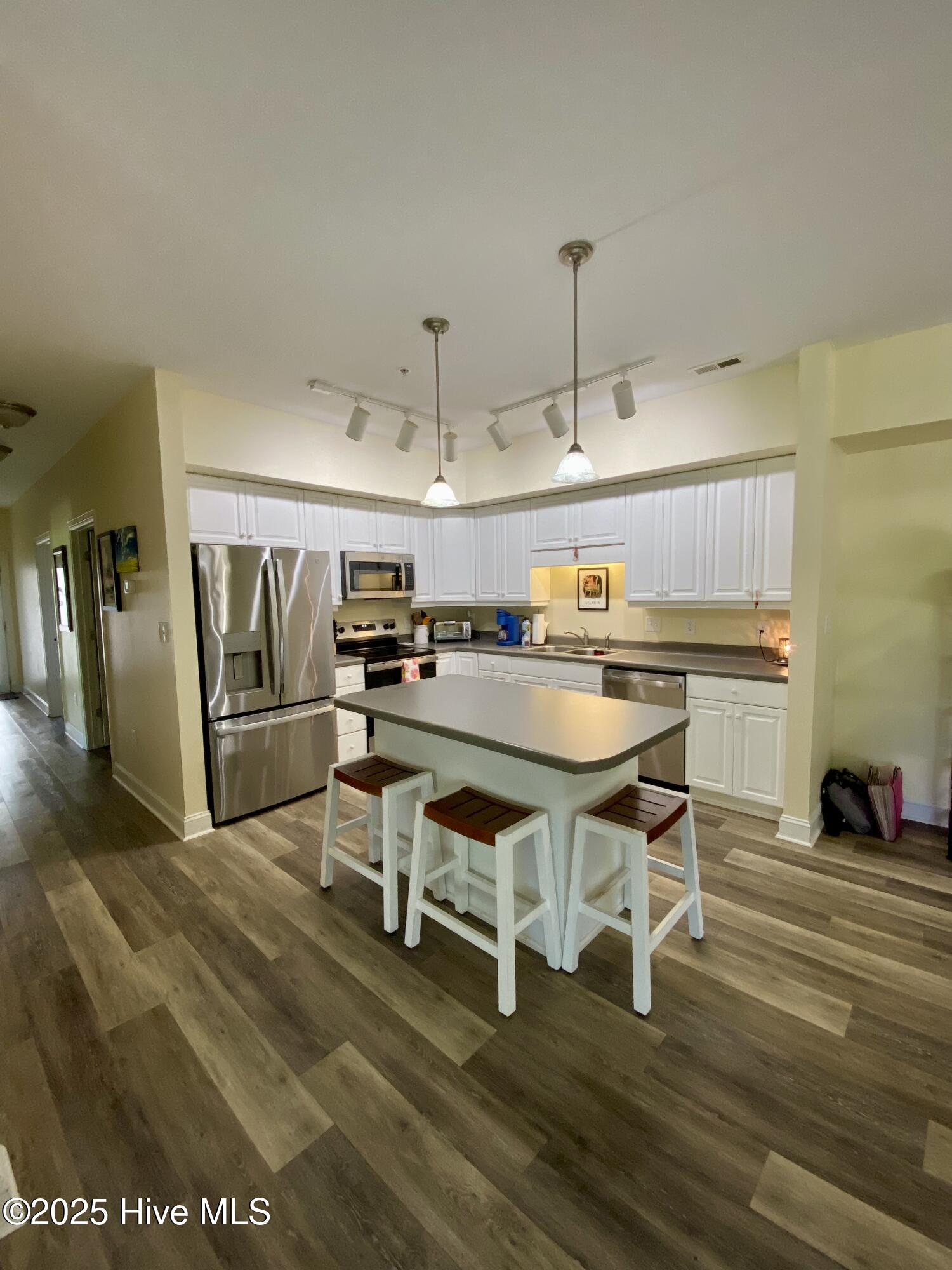 100 Lighthouse Lane, Unit B2 Cedar Point, NC 28584 - Photo 11 of 16 IMG_0155