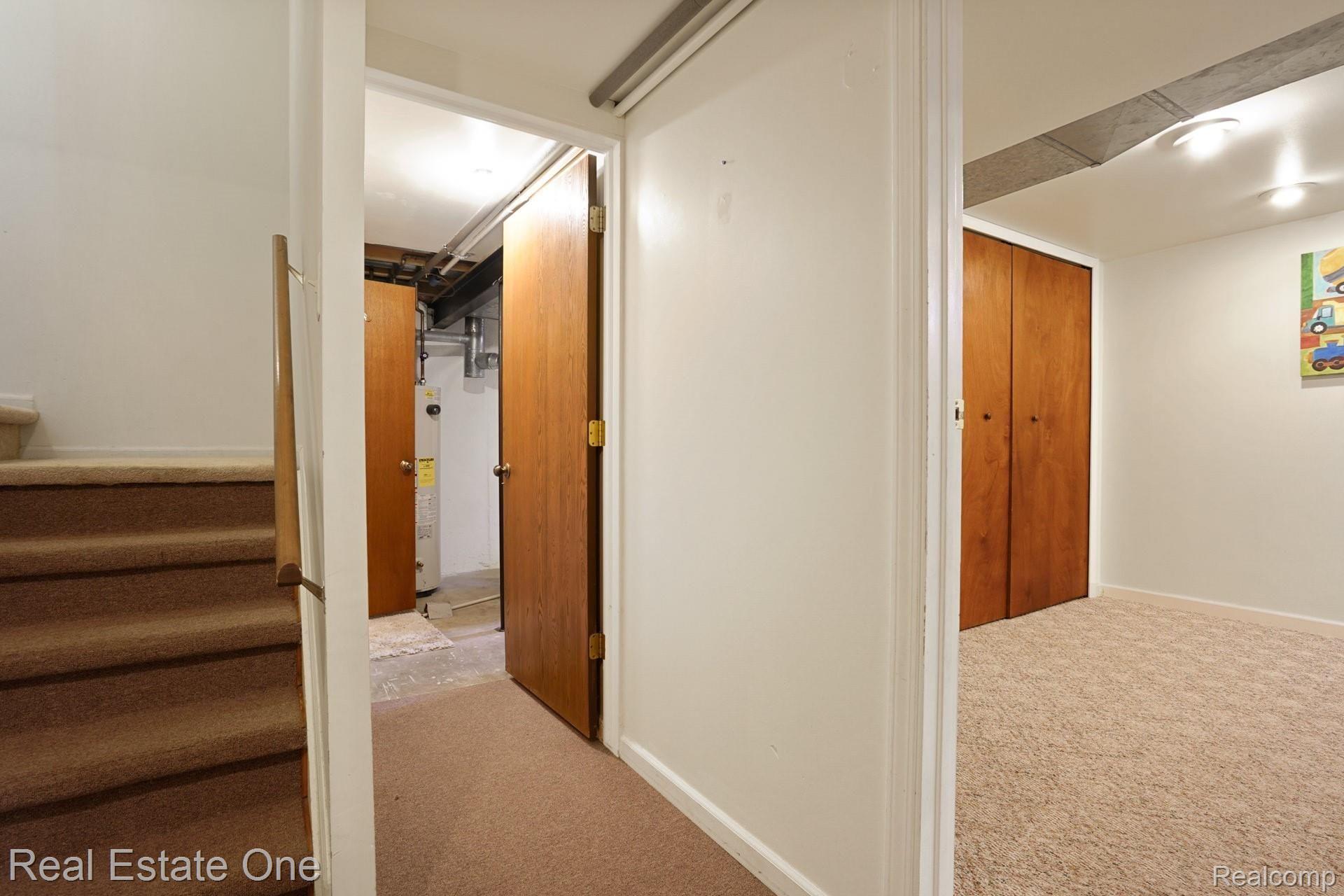 456 Farmridge Court Rochester, MI 48307 - Photo 23 of 33 456-Farmridge-Ct-23.jpg