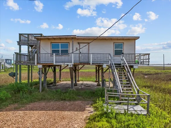 $184,900 | 227 Detenbeck Avenue, Surfside Beach, TX 77541