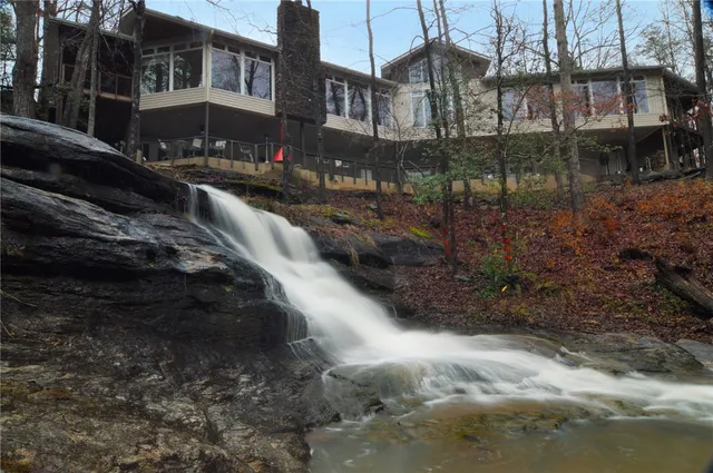 $1,175,000 | 120 Edgewater Drive, Fair Play, SC 29643