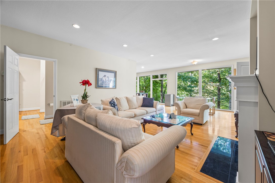 120 Edgewater Drive Fair Play, SC 29643 - Photo 21 of 50 suite 1 living room