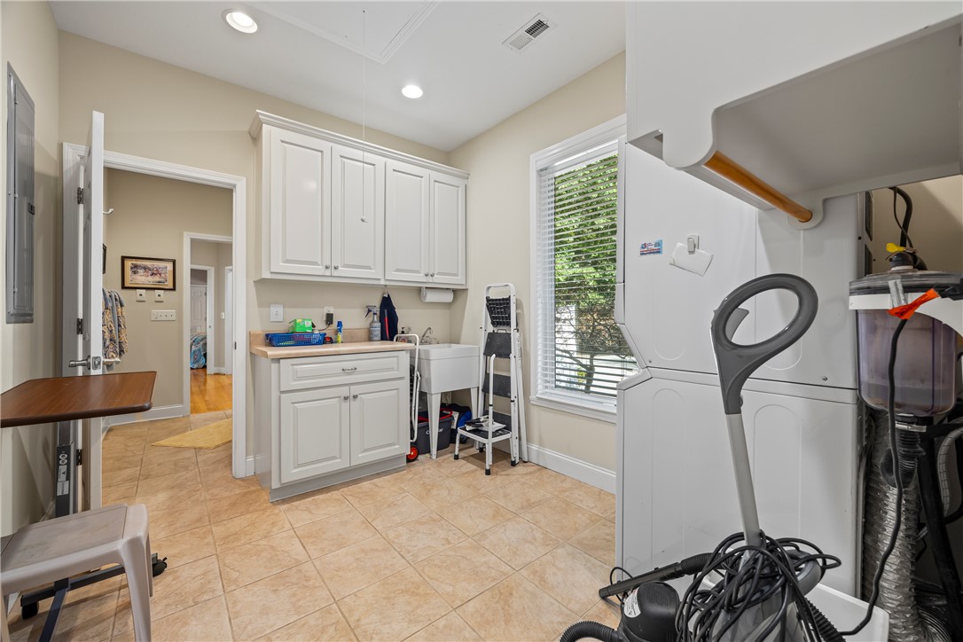 120 Edgewater Drive Fair Play, SC 29643 - Photo 27 of 50 laundry room