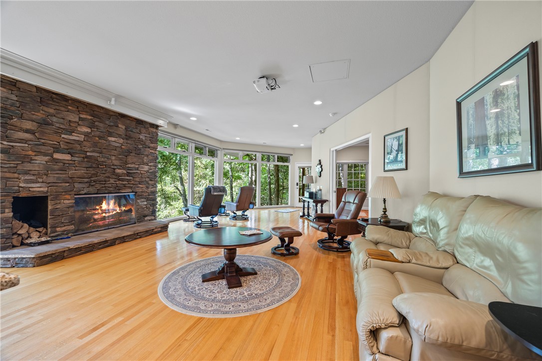 120 Edgewater Drive Fair Play, SC 29643 - Photo 29 of 50 suite 2 living room