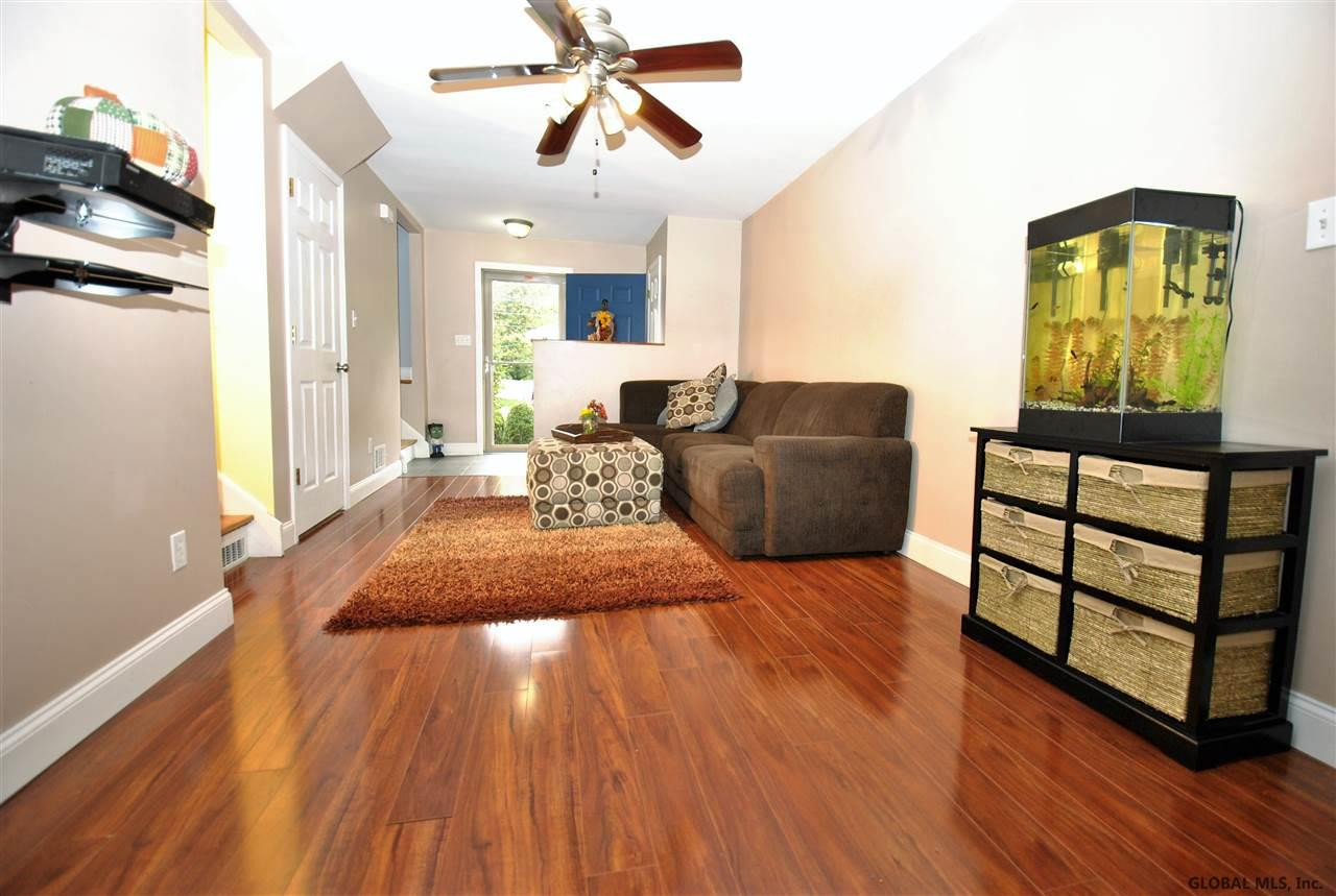 9 Crestone Road Colonie, NY 12205 - Photo 11 of 25 Photo 11