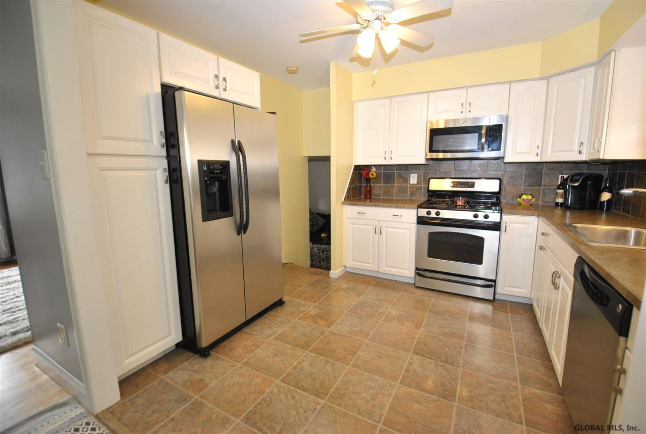 9 Crestone Road Colonie, NY 12205 - Photo 12 of 25 Photo 12