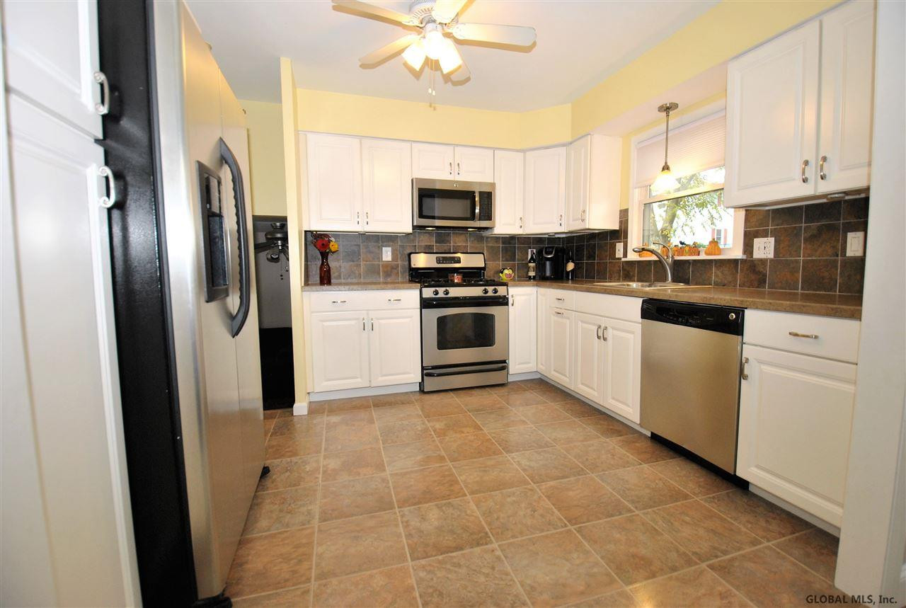9 Crestone Road Colonie, NY 12205 - Photo 13 of 25 Photo 13