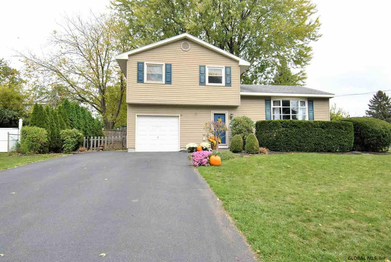 9 Crestone Road Colonie, NY 12205 - Photo 2 of 25 Photo 2