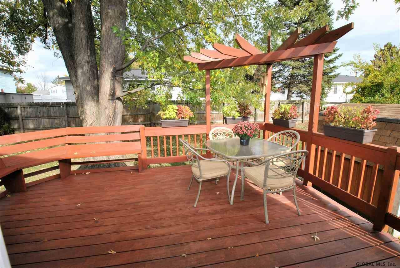 9 Crestone Road Colonie, NY 12205 - Photo 4 of 25 Photo 4