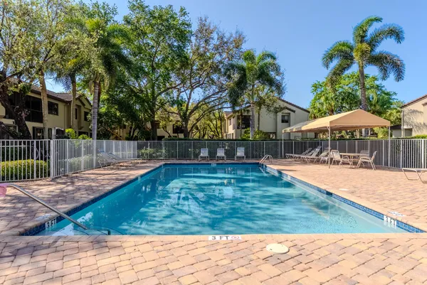 $385,000 | 10527 Northwest 10th Street, Unit B130, Plantation, FL 33322