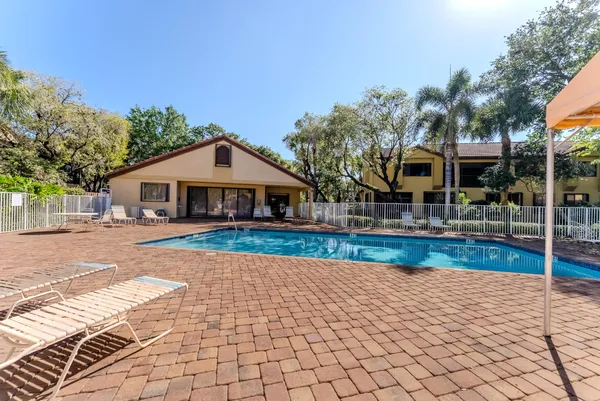 $385,000 | 10527 Northwest 10th Street, Unit B130, Plantation, FL 33322