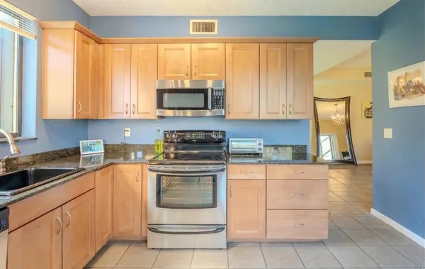 $385,000 | 10527 Northwest 10th Street, Unit B130, Plantation, FL 33322